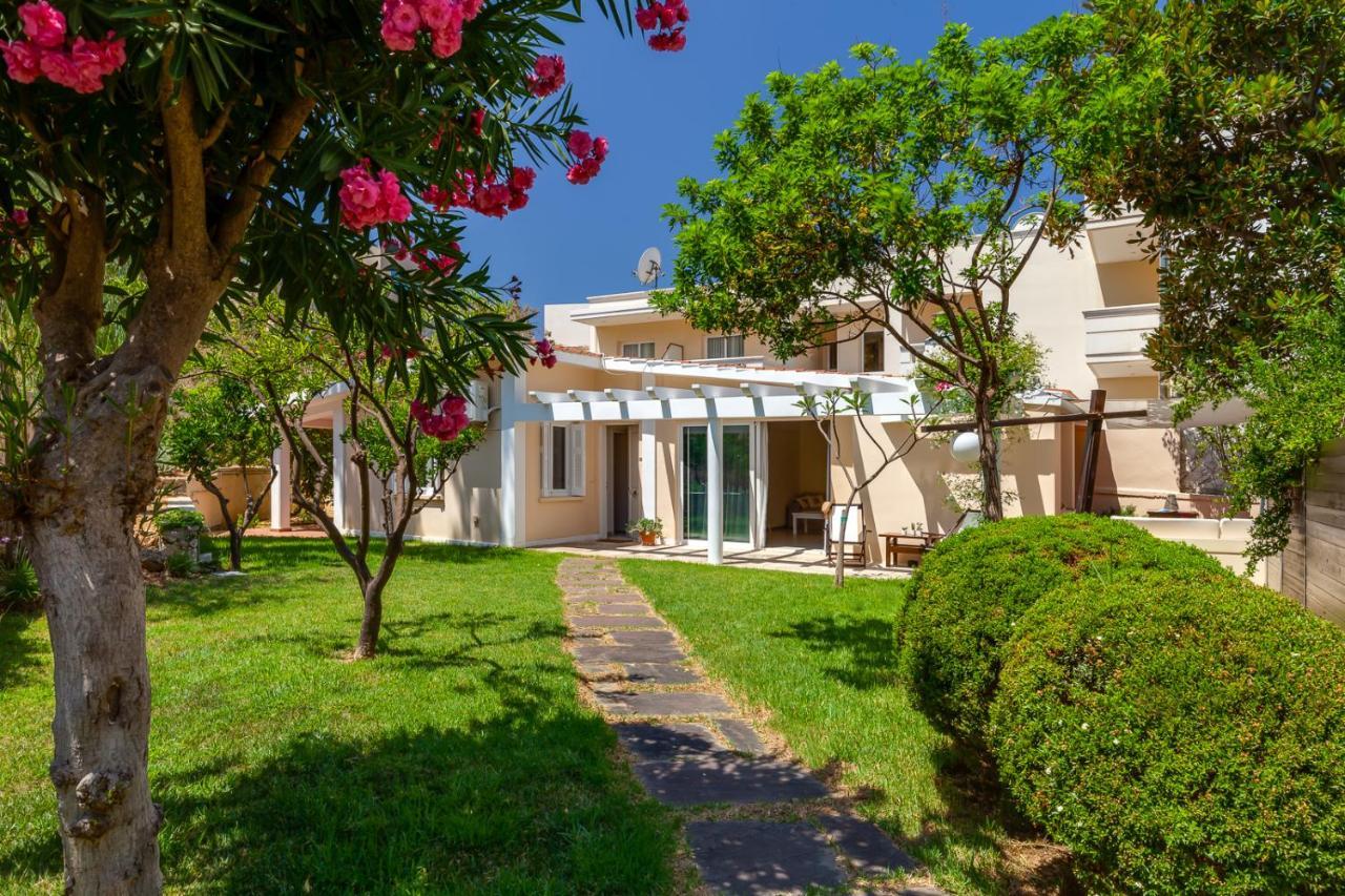 Beach Front House Kalamaki Bungalow Kato Galatas Bagian luar foto