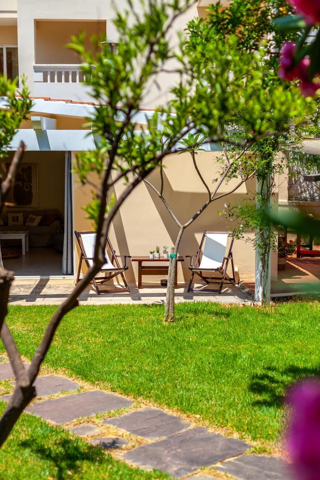 Beach Front House Kalamaki Bungalow Kato Galatas Bagian luar foto